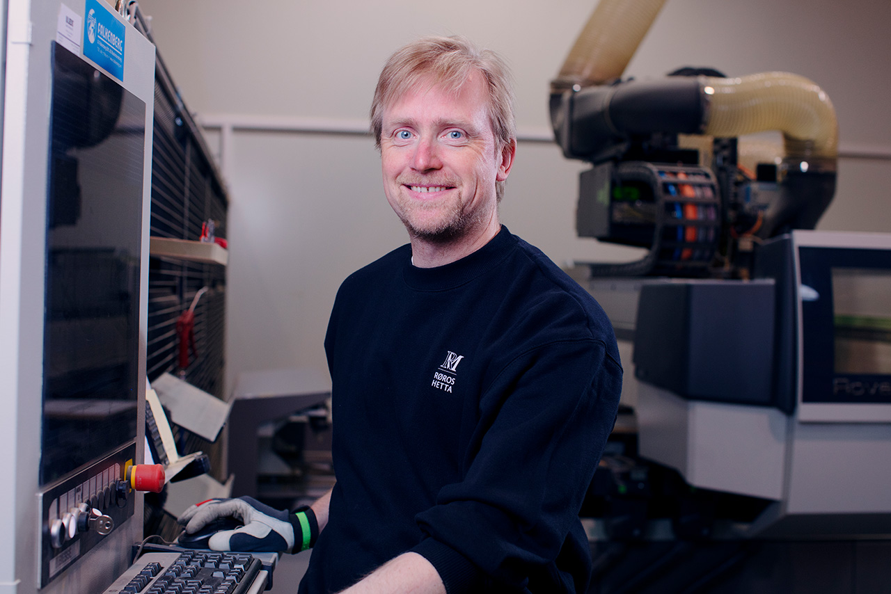 Bård Egil Sakrisvoll. Produksjonsmedarbeider.